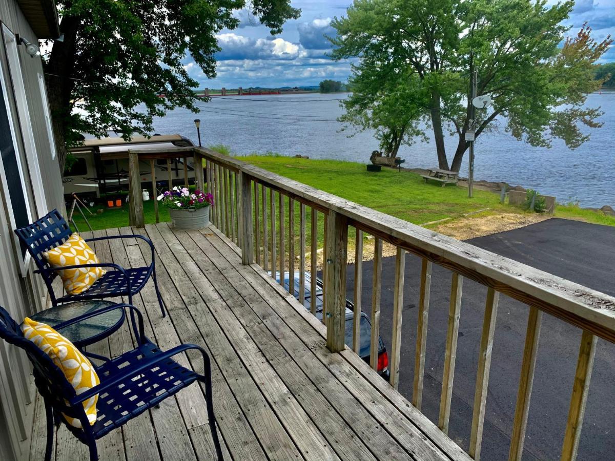 Mississippi River Cabin Bellevue Bagian luar foto